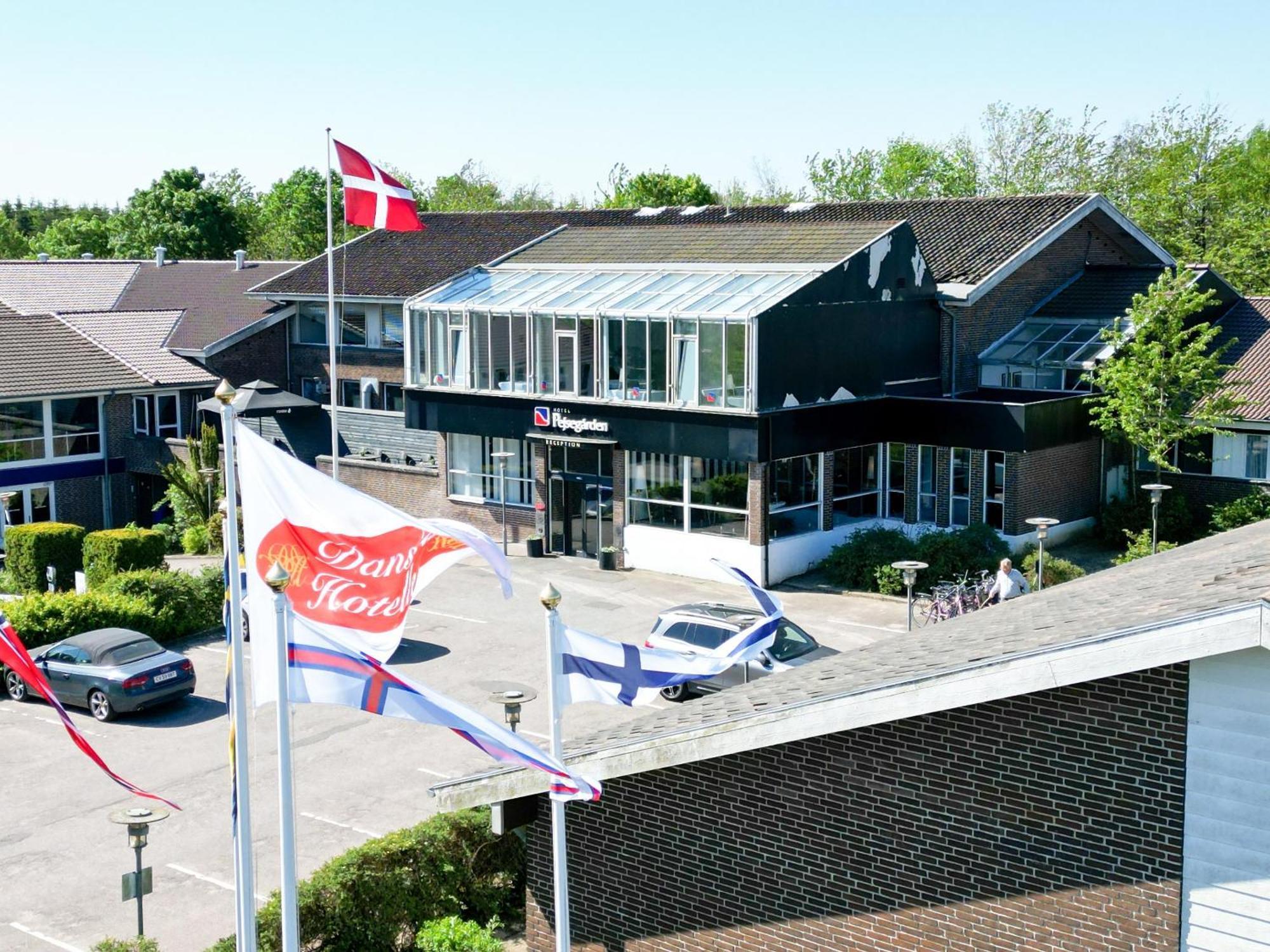 Hotel Pejsegaarden Brædstrup Exterior photo